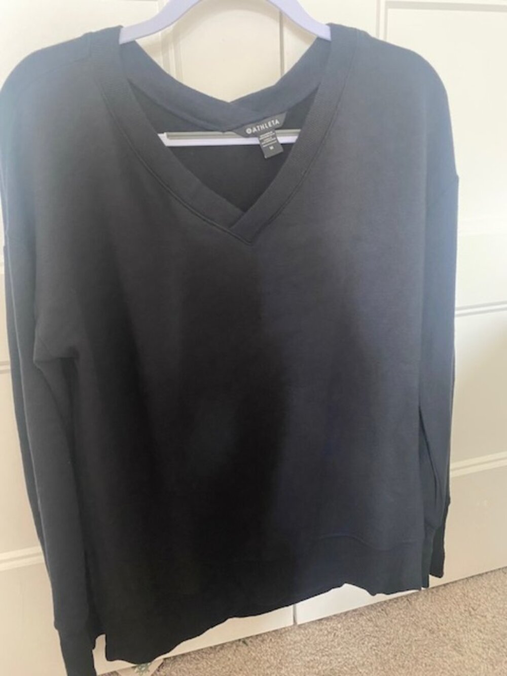 Athleta Coaster Luxe V-Neck Sweatshirt Black M Modal Thumbholes